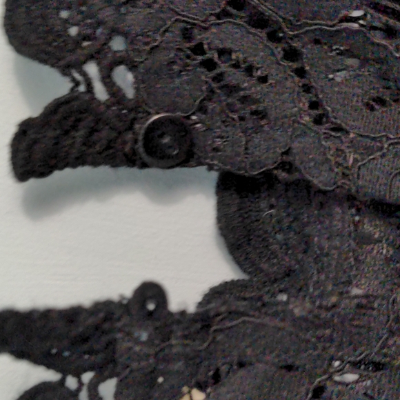 Mystree Size L Black and Deep Red Sheer Top with Lace and Bell Sleeves - Picture 8 of 9